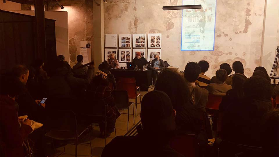 A conversation between Wassyla Tamzali and visual artists Rima Djahnine and Rafik Ouidi about the Déclic exhibition in 2023 (photo by Wassyla Tamzali)