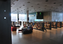 DOKK1 library in Aarhus, Denmark interior. Photo by Zorro2212/Wikimedia